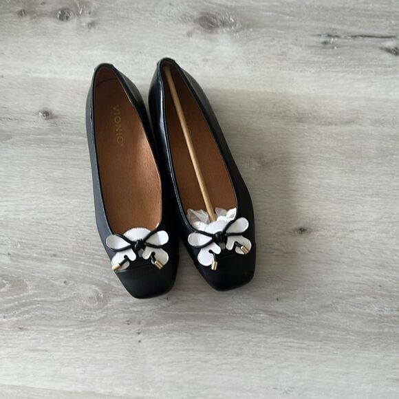 Vionic Klara Ballet Flat Black 7 Wide NWT IN BOX - Picture 8 of 13